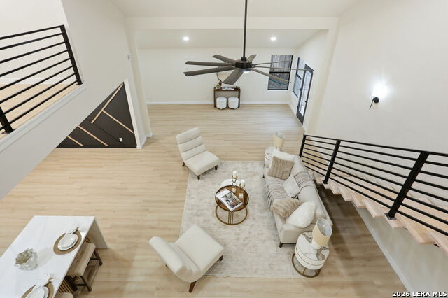 Image 39 of 49 For 13707 Bluffmont