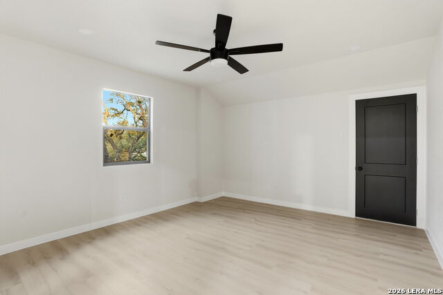 Image 40 of 49 For 13707 Bluffmont