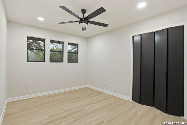 Image 43 of 49 For 13707 Bluffmont