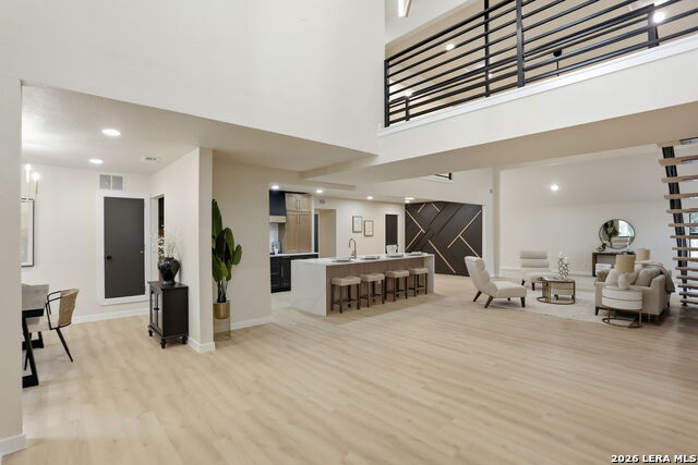 Image 8 of 49 For 13707 Bluffmont