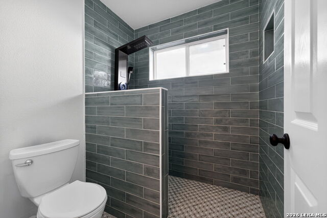 Image 35 of 47 For 6003 Brook Falls