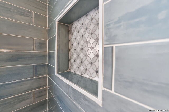 Image 36 of 47 For 6003 Brook Falls