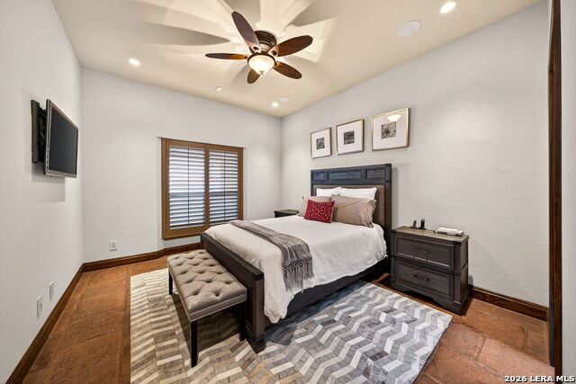 Image 13 of 24 For 1022 Navarro  404