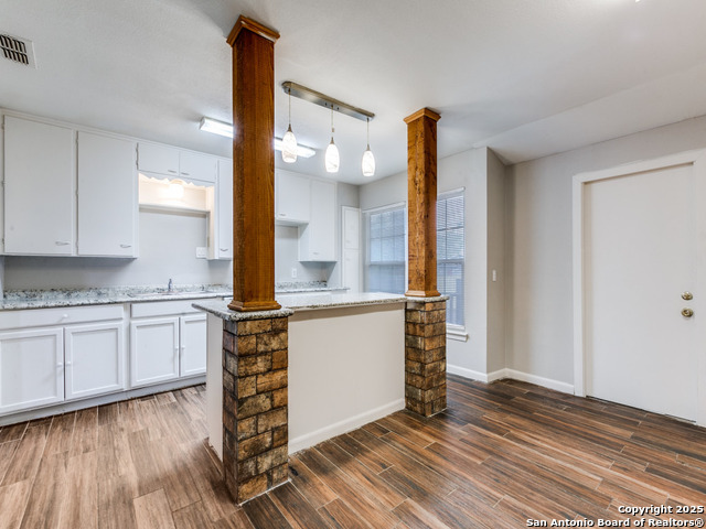 Image 11 of 24 For 130 Lemur  