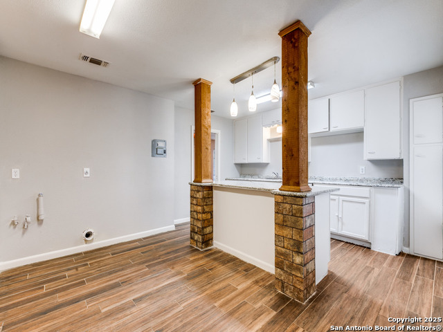 Image 12 of 24 For 130 Lemur  