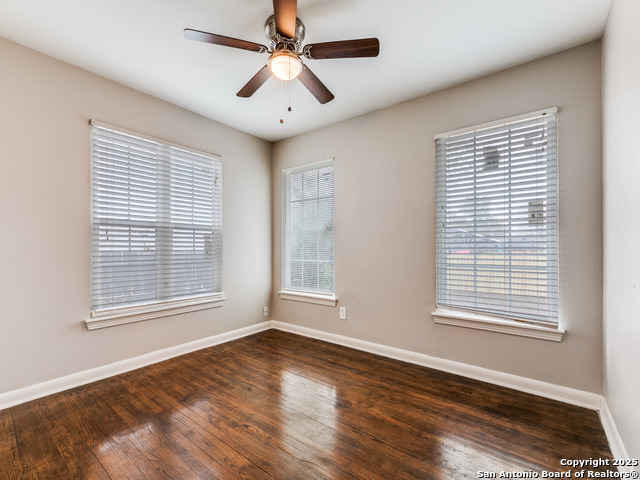 Image 19 of 24 For 130 Lemur  