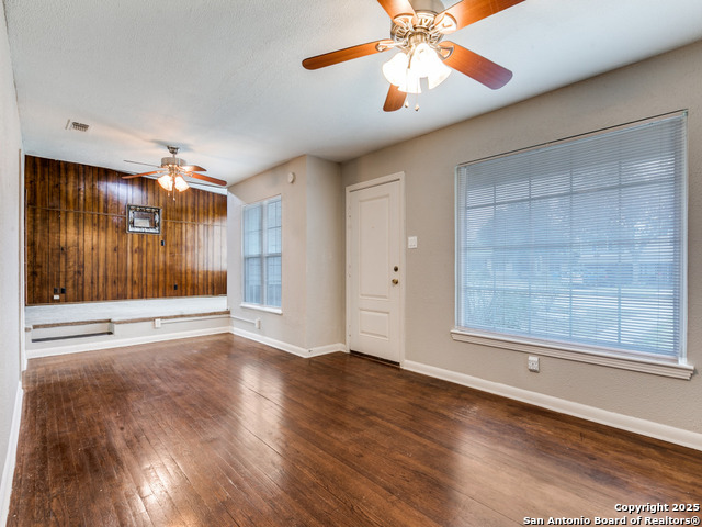 Image 6 of 24 For 130 Lemur  