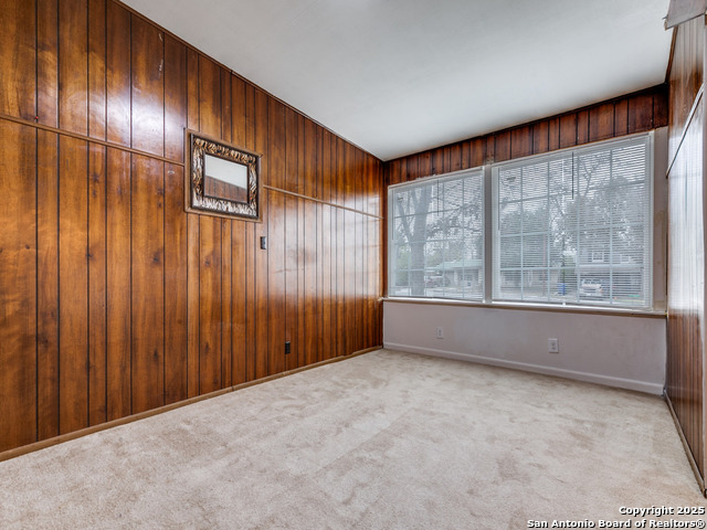 Image 8 of 24 For 130 Lemur  