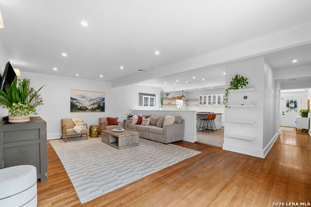 Image 11 of 32 For 220 Argo  