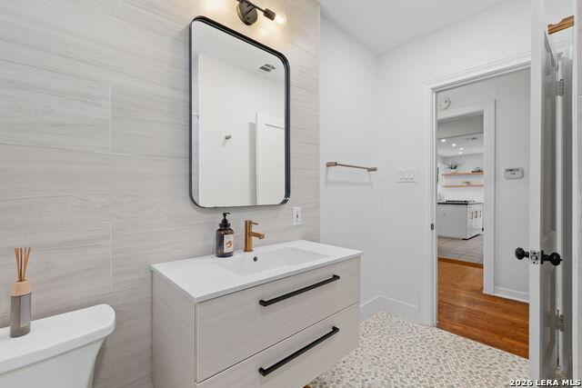 Image 32 of 32 For 220 Argo  