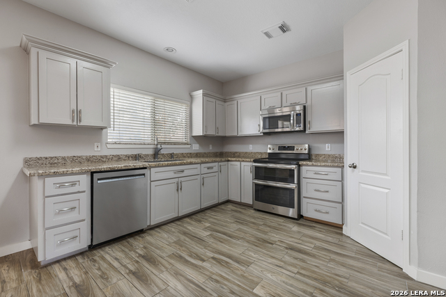 Image 10 of 36 For 15042 Stonetower