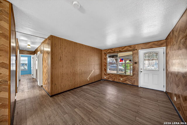 Image 10 of 27 For 155 Seacomber Pl