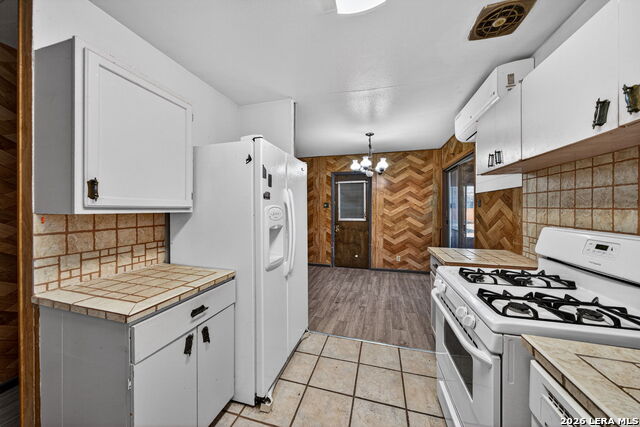 Image 11 of 27 For 155 Seacomber Pl