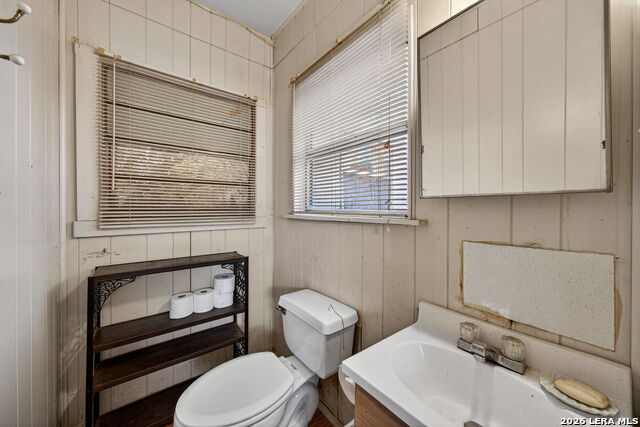 Image 22 of 27 For 155 Seacomber Pl