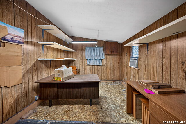 Image 23 of 27 For 155 Seacomber Pl