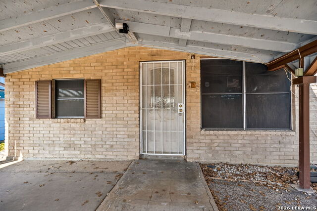 Image 5 of 27 For 155 Seacomber Pl