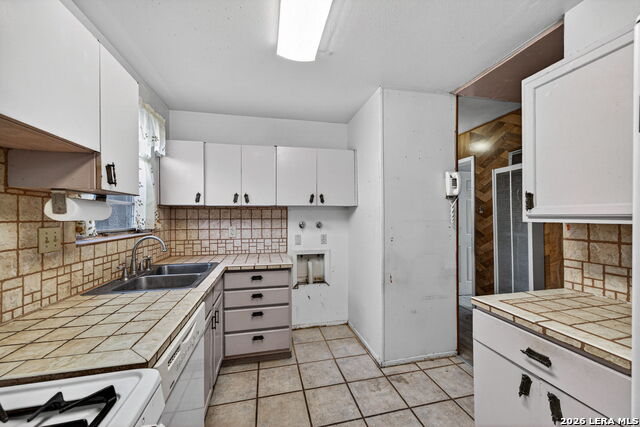 Image 7 of 27 For 155 Seacomber Pl