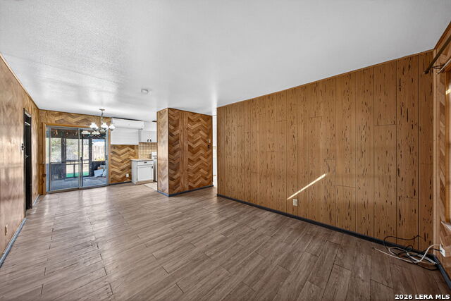 Image 9 of 27 For 155 Seacomber Pl