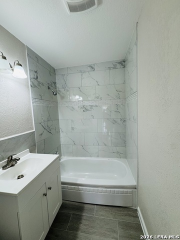 Image 20 of 46 For 634 San Joaquin N