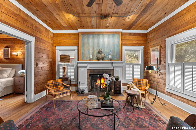 Image 11 of 47 For 123 Armour Pl