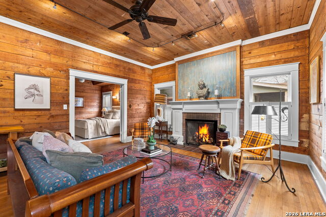 Image 12 of 47 For 123 Armour Pl