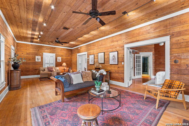 Image 14 of 47 For 123 Armour Pl