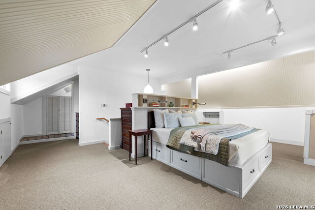 Image 28 of 47 For 123 Armour Pl