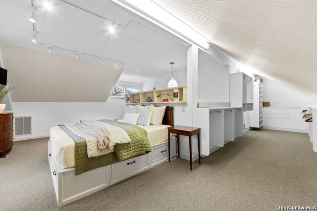 Image 32 of 47 For 123 Armour Pl