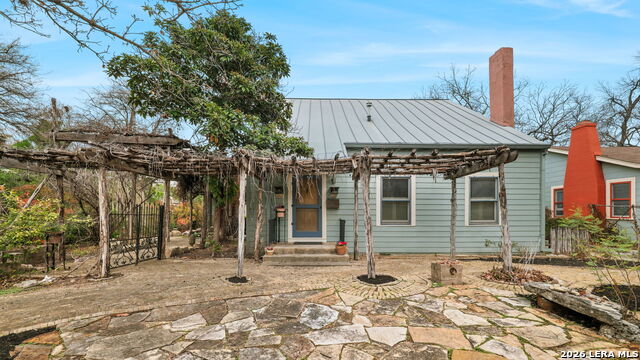 Image 7 of 47 For 123 Armour Pl