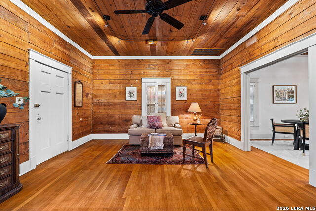 Image 8 of 47 For 123 Armour Pl