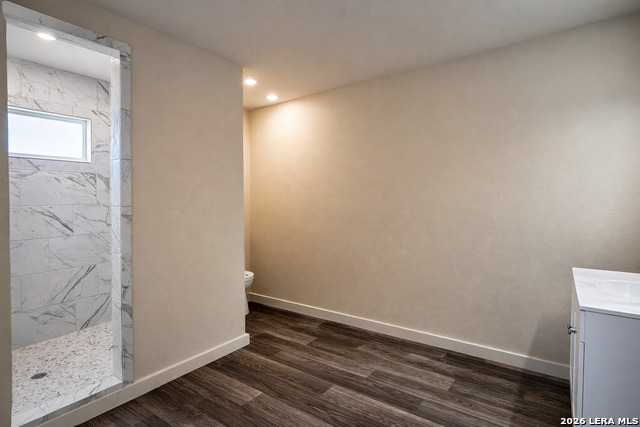 Image 16 of 28 For 618 Cr 124  