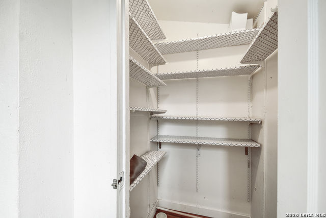 Image 10 of 26 For 415 Blakeley Dr