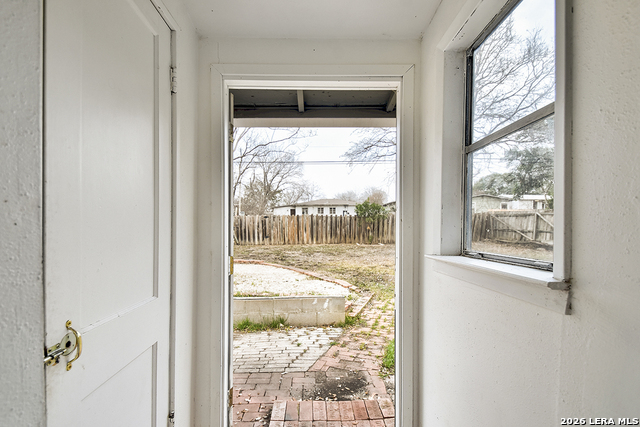 Image 11 of 26 For 415 Blakeley Dr