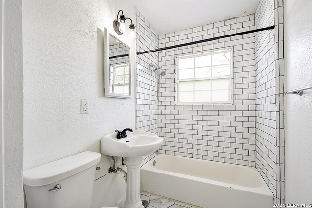 Image 16 of 26 For 415 Blakeley Dr