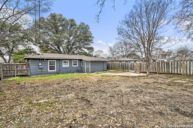 Image 22 of 26 For 415 Blakeley Dr