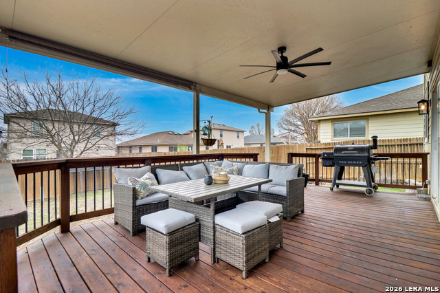 Listing photo id 10 for 2703 Bluff Crossing