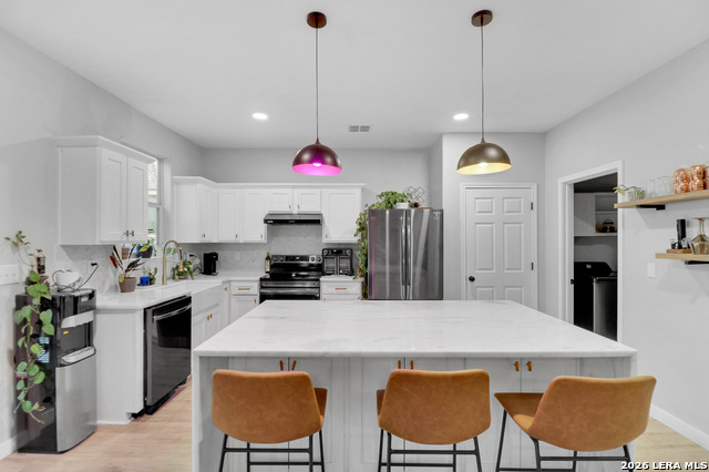 Listing photo id 2 for 2703 Bluff Crossing