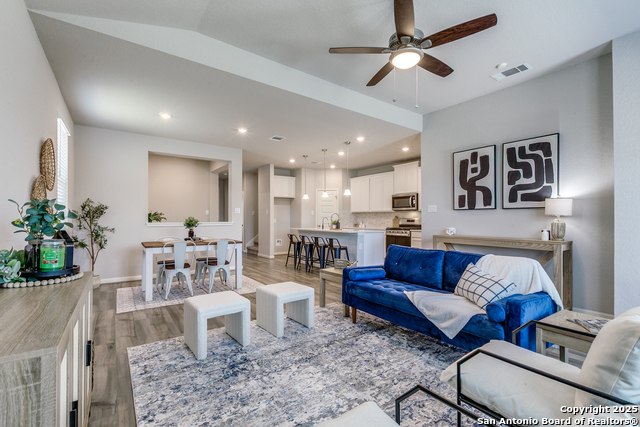 Image 6 of 28 For 12938 Lilly Pass