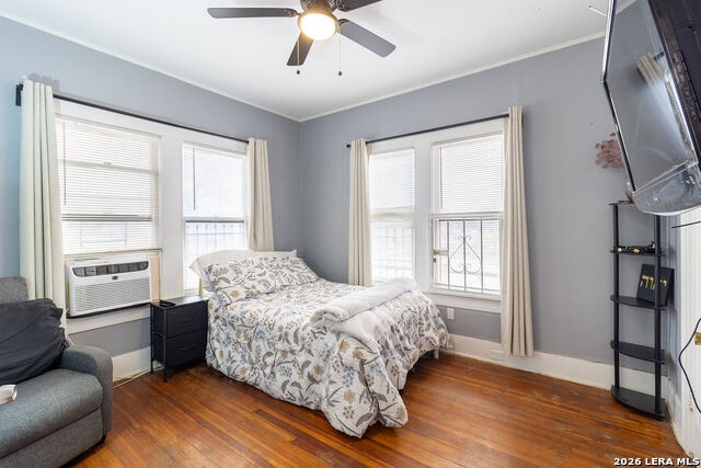 Image 13 of 33 For 703 Highland E