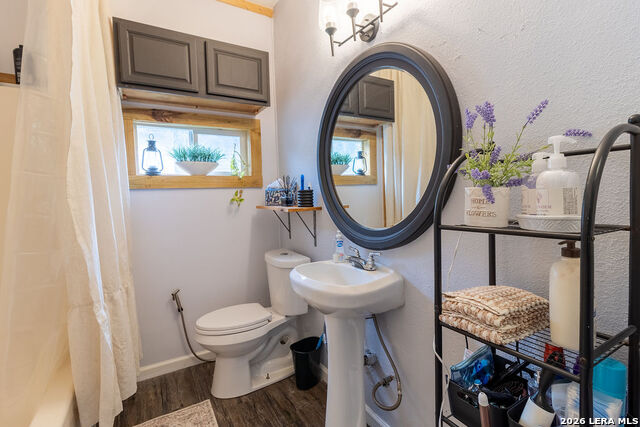 Image 15 of 33 For 703 Highland E