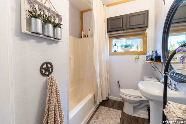 Image 16 of 33 For 703 Highland E