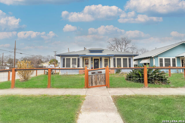 Image 2 of 33 For 703 Highland E