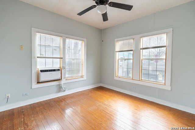 Image 27 of 33 For 703 Highland E