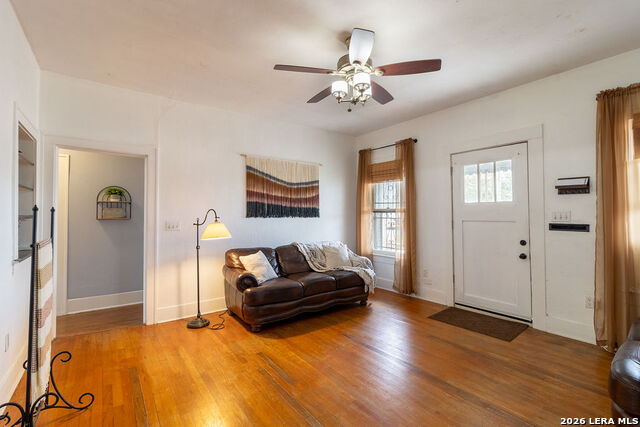 Image 4 of 33 For 703 Highland E