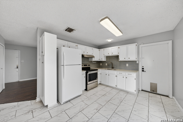 Listing photo id 9 for 300 Roanoke  