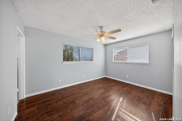 Listing photo id 16 for 300 Roanoke  