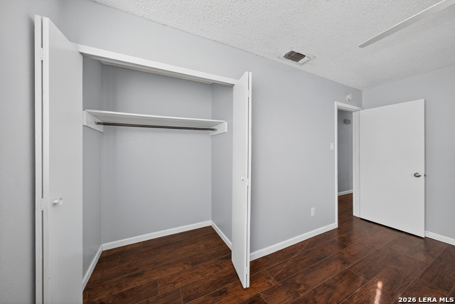 Listing photo id 18 for 300 Roanoke  