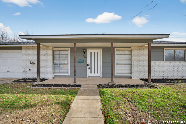 Listing photo id 3 for 300 Roanoke  