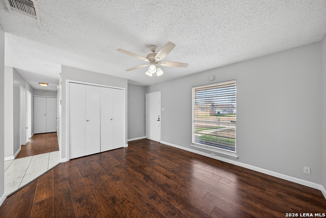 Listing photo id 7 for 300 Roanoke  