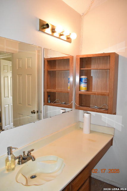 Image 15 of 25 For 7026 Hickory Ridge